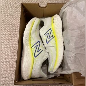 New Balance women’s 1080 v12 Running shoes. Size 10